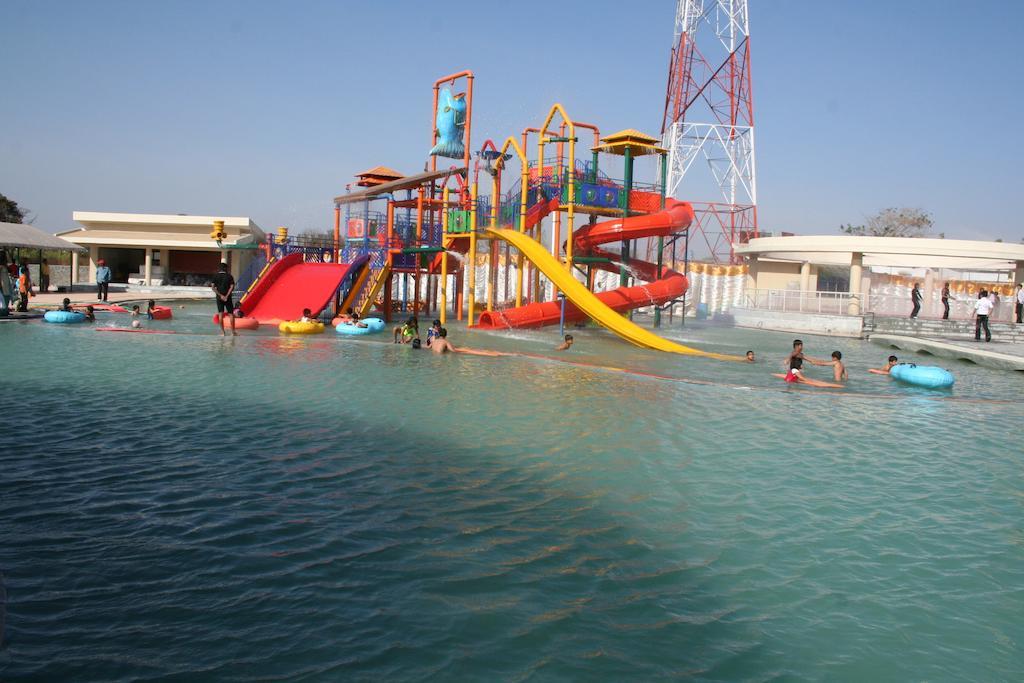 Sentosa Resorts & Water Park Chinchvad Exterior photo